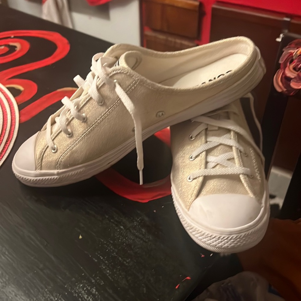 Woman’s converse